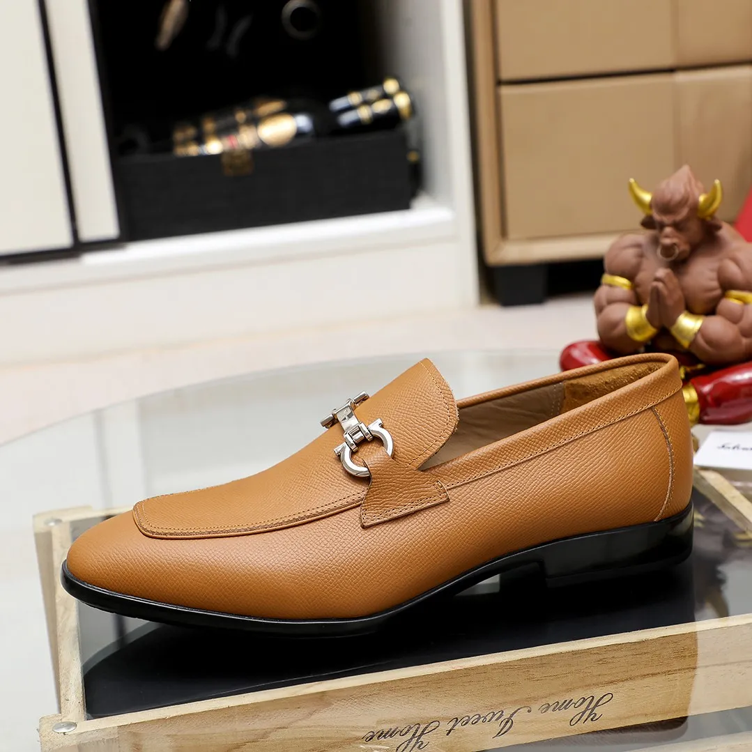 Men's shoes 💰600 🕷🕷🐂【Ferragamo】 Popular fashion casual shoes🇨🇳Official website counter 1:1 production, original mold opening💯Good quality can be seen, imported high-end first-layer pebbled calfskin, water-dyed🐂leather lining🌿very clear texture, high-quality waterproof, non-slip and wear-resistant outsole🎋high quality and low price, truly handmade🍓, 5 colors available! Code number 38-44 (45. To be customized)